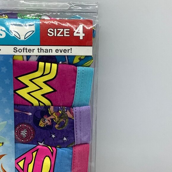 DC Super Hero Girls 7-Pack Hipster Briefs Size 4 Waist 21" Pull On NEW - Picture 3 of 6